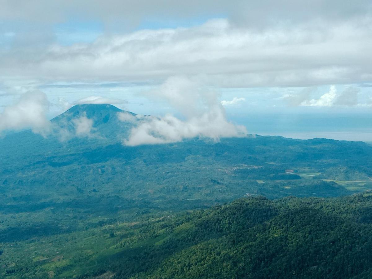 Rumah Nalu Surf Camp Krui エクステリア 写真