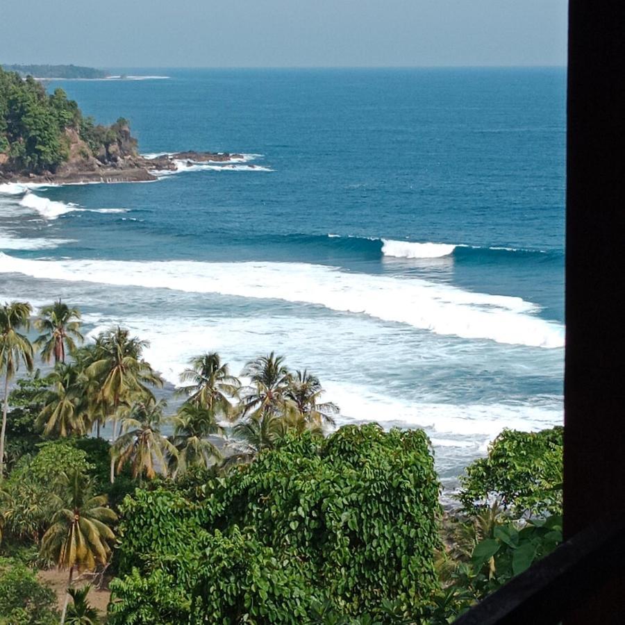 Rumah Nalu Surf Camp Krui エクステリア 写真