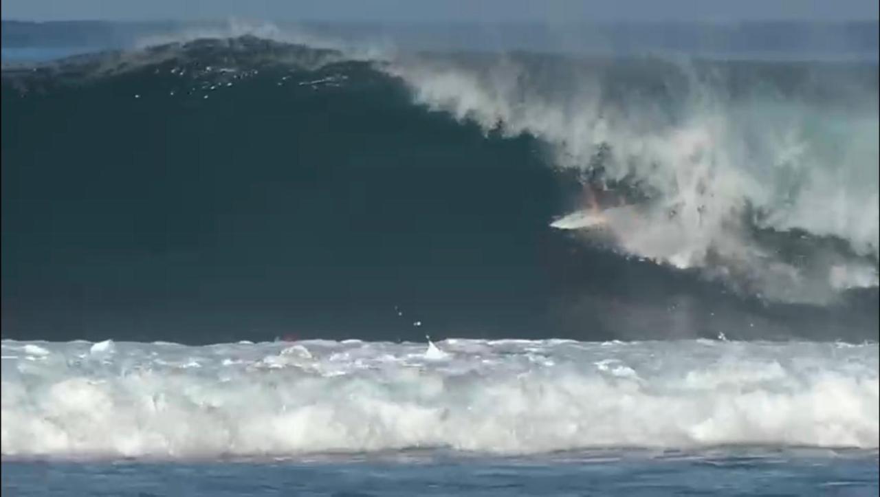 Rumah Nalu Surf Camp Krui エクステリア 写真