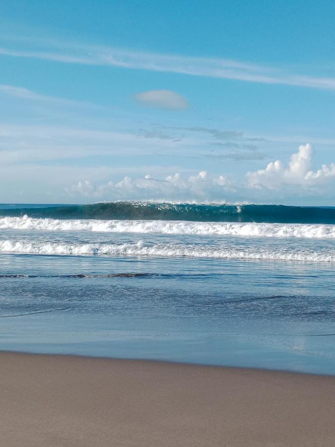 Rumah Nalu Surf Camp Krui エクステリア 写真